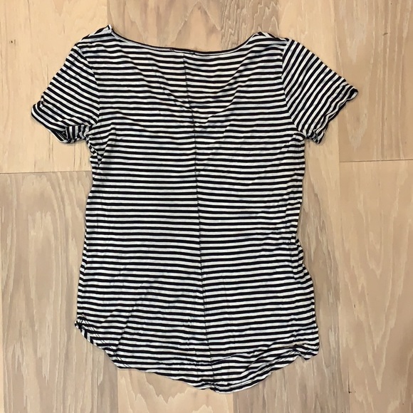 Dynamite striped v-neck t-shirt - Size Extra small - Picture 4 of 5